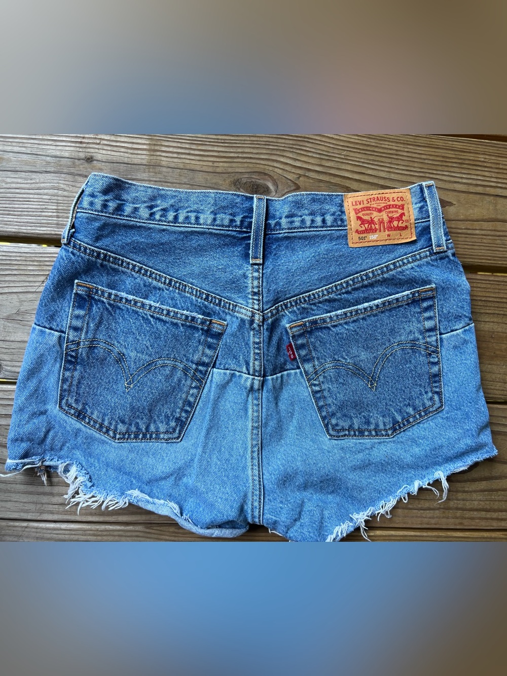 Levi’s 501 High Rise Pieced 150th Anniversary Frayed Hem Jean Shorts Size 28 - Picture 4 of 12